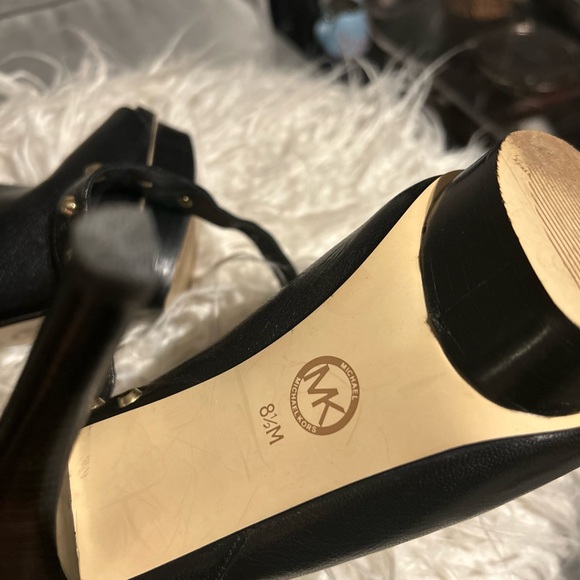 MK high heels, black leather with gold details 6”heels - Picture 11 of 11